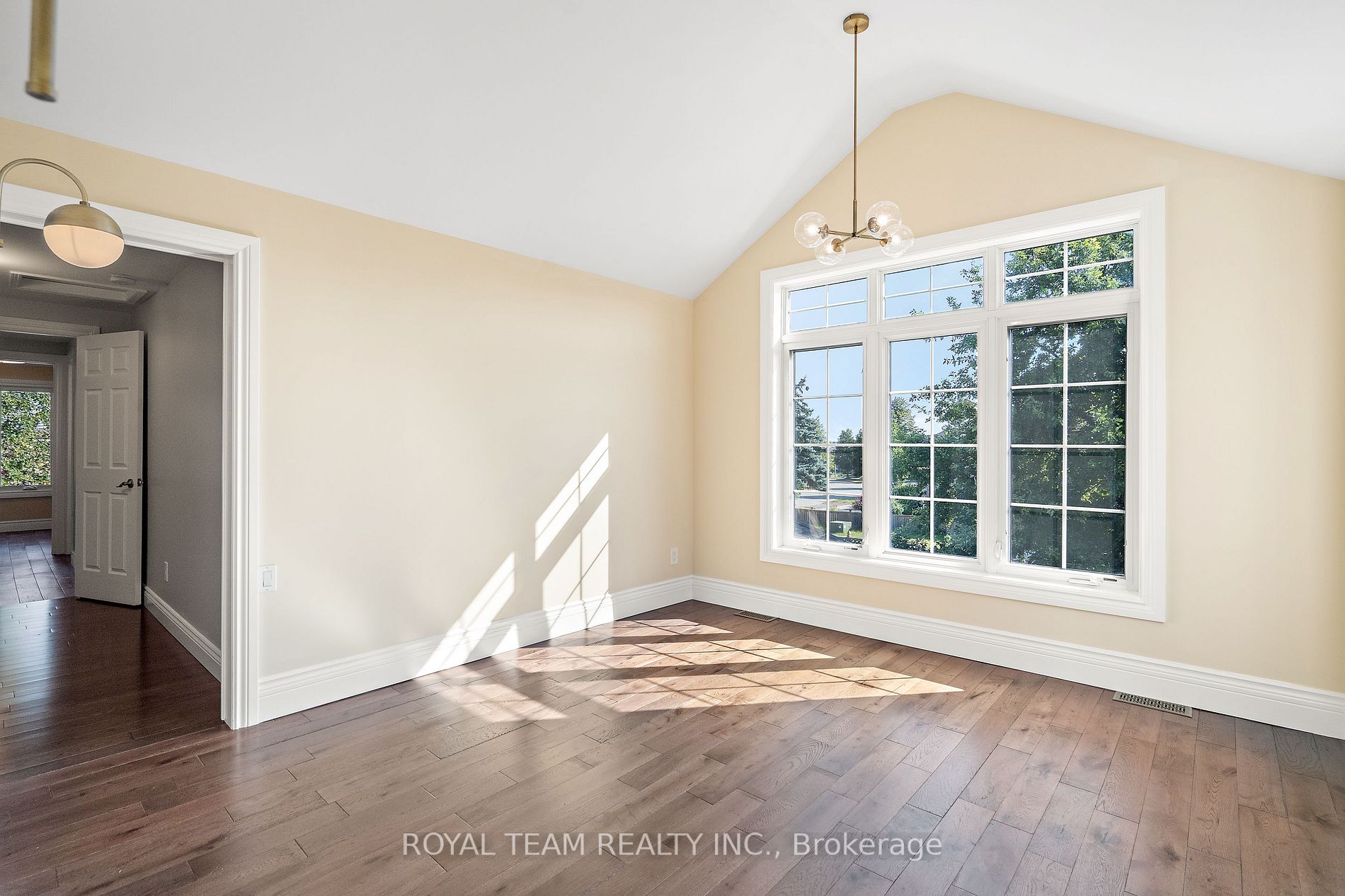 35 Glenmanor Drive