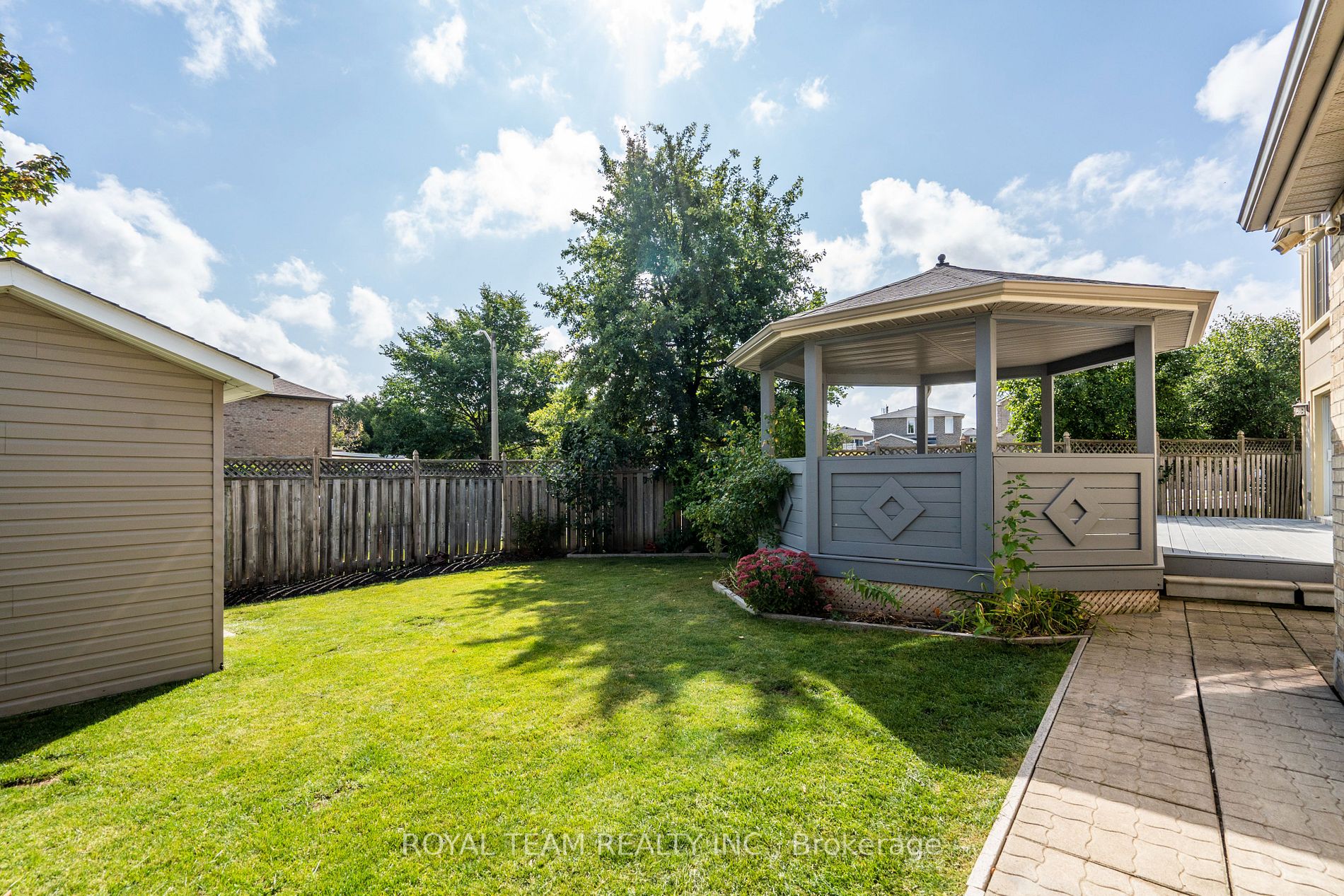 35 Glenmanor Drive