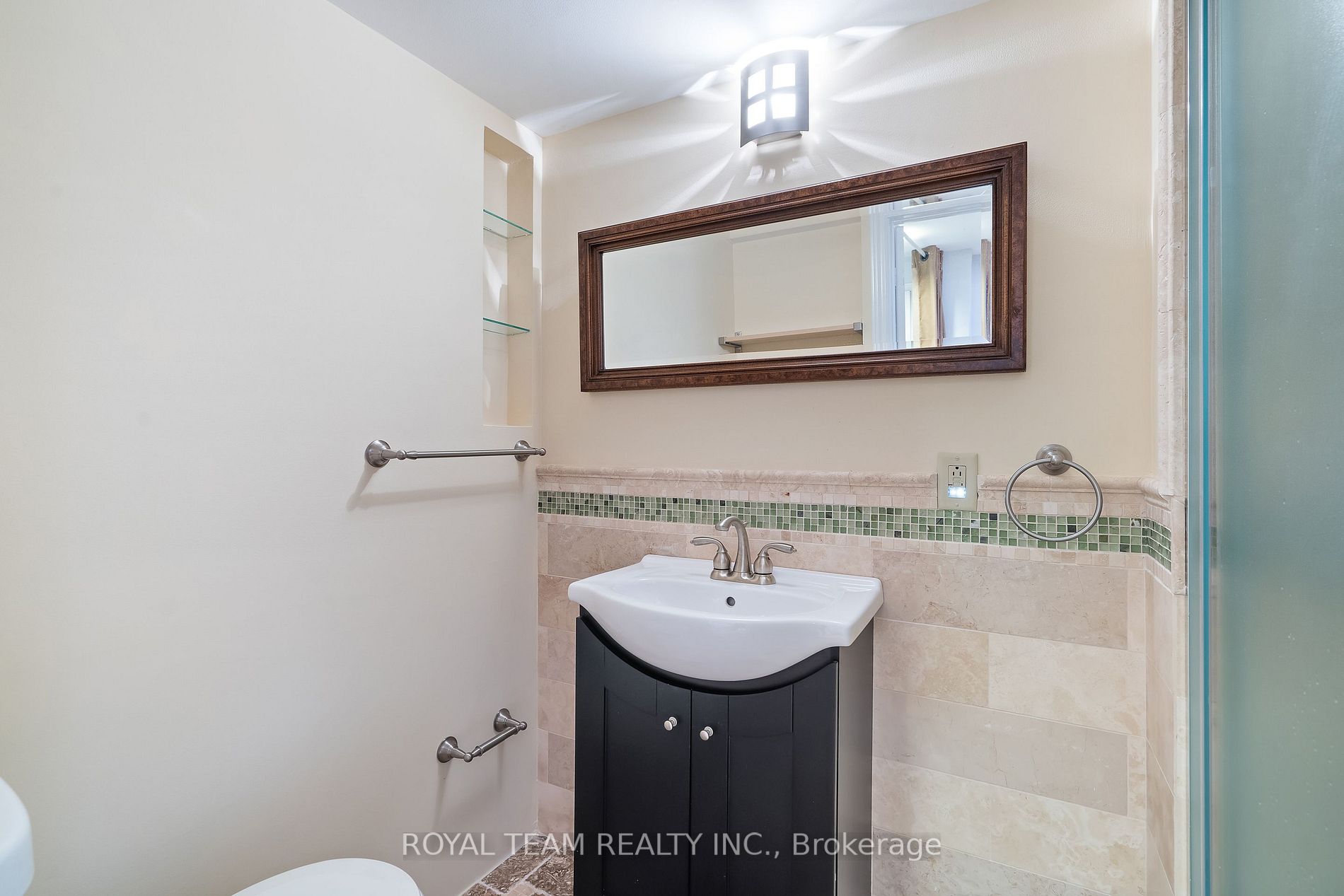 35 Glenmanor Drive