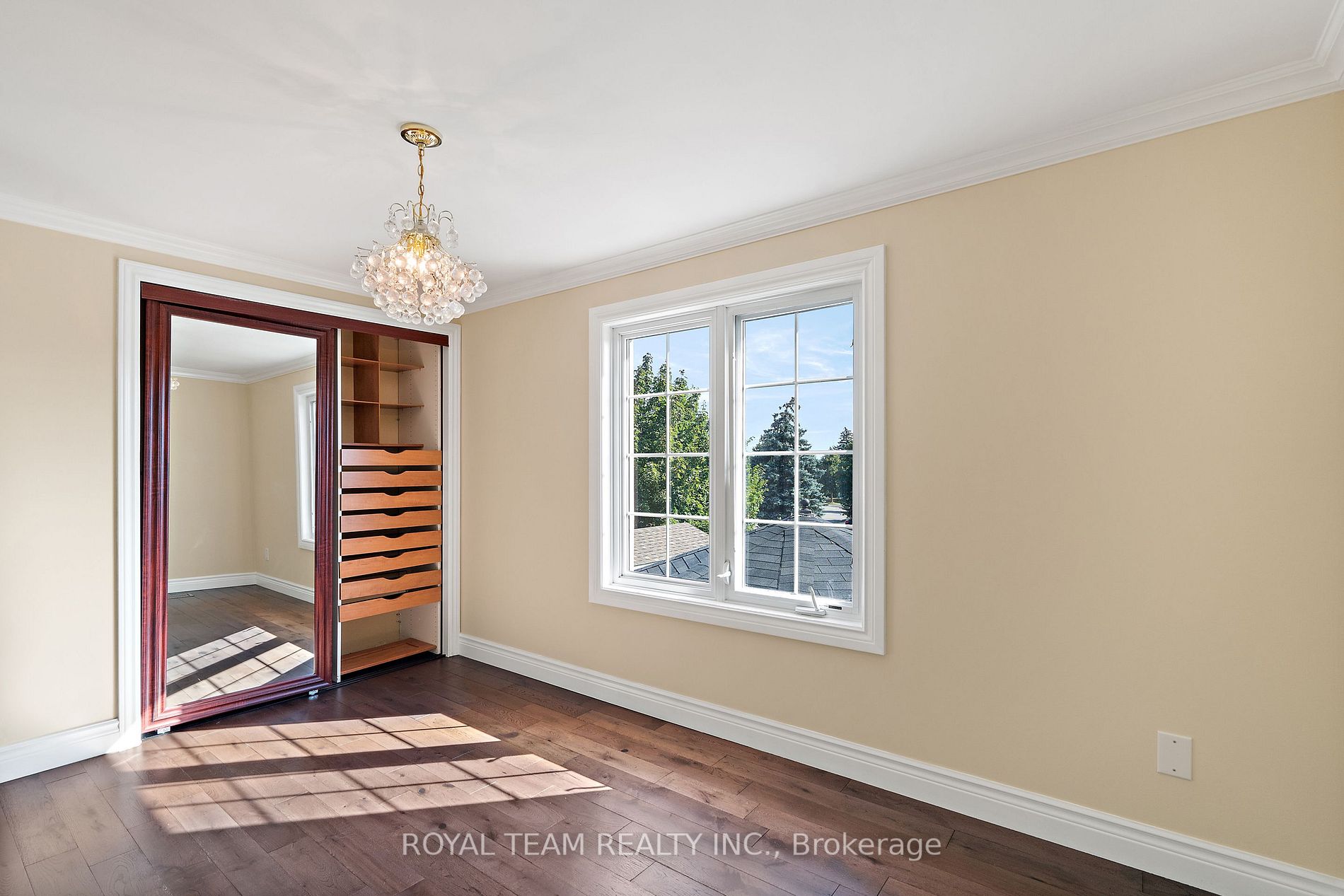 35 Glenmanor Drive