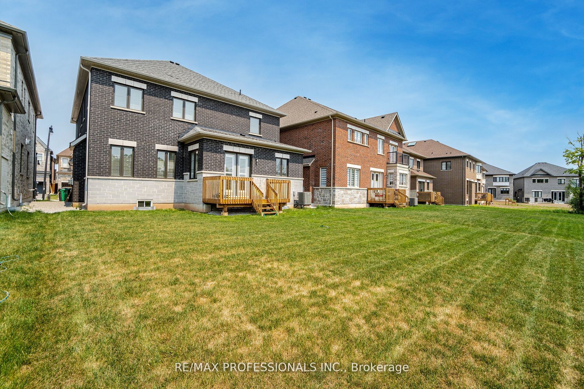 12 Walkercleave Dr