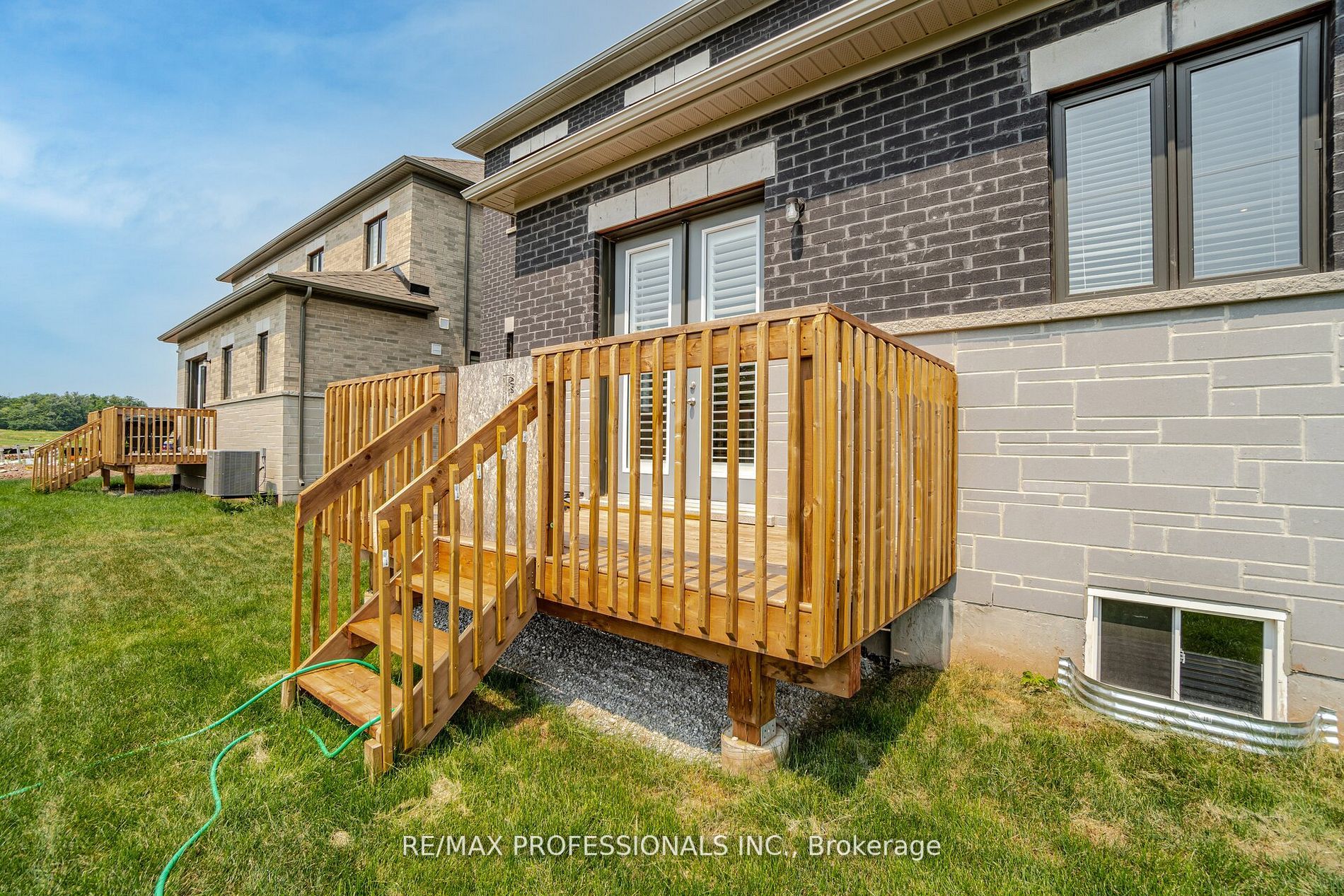 12 Walkercleave Dr