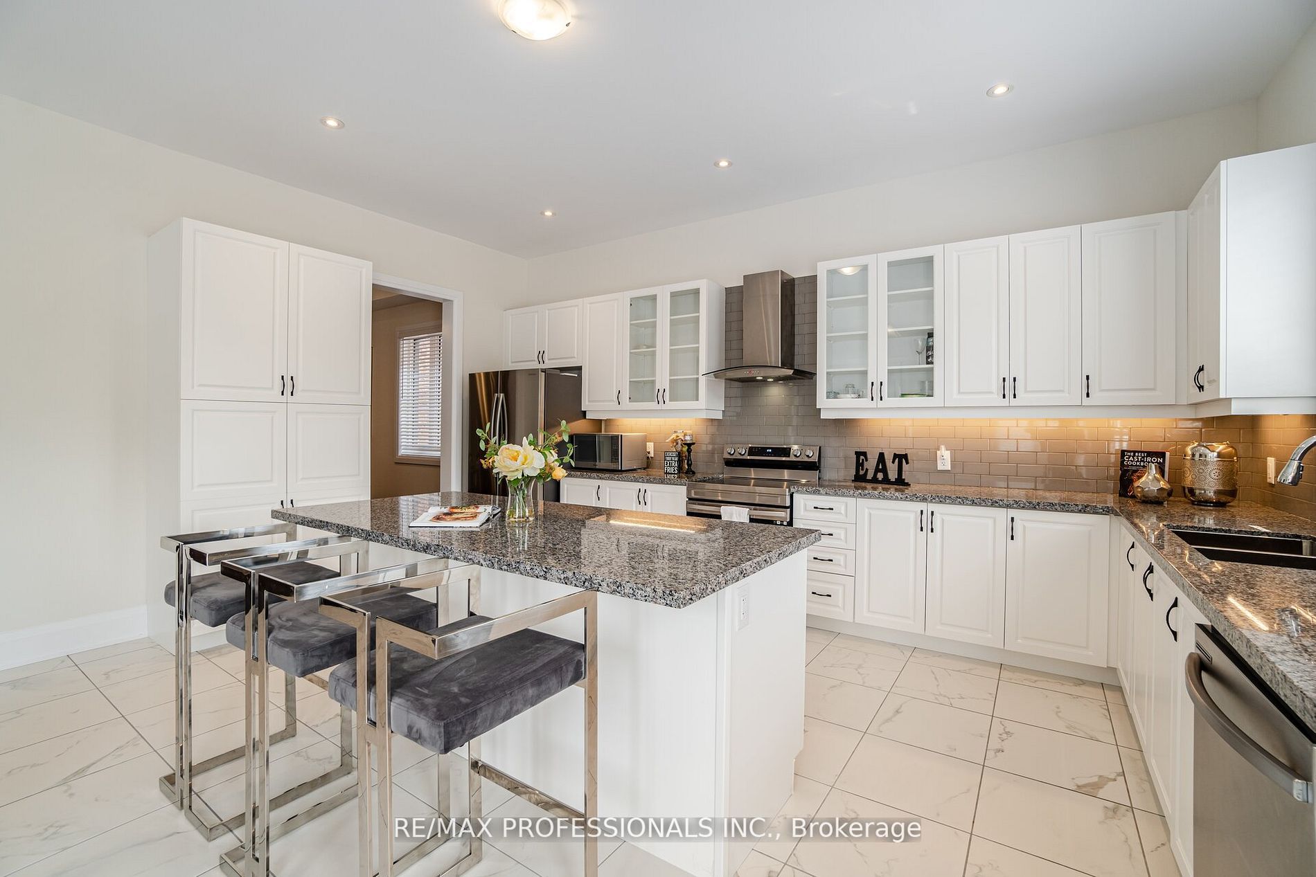 12 Walkercleave Dr