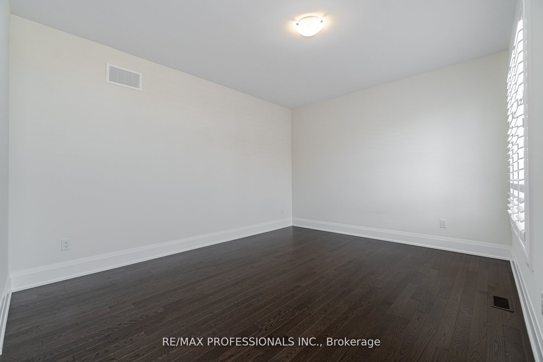 12 Walkercleave Dr
