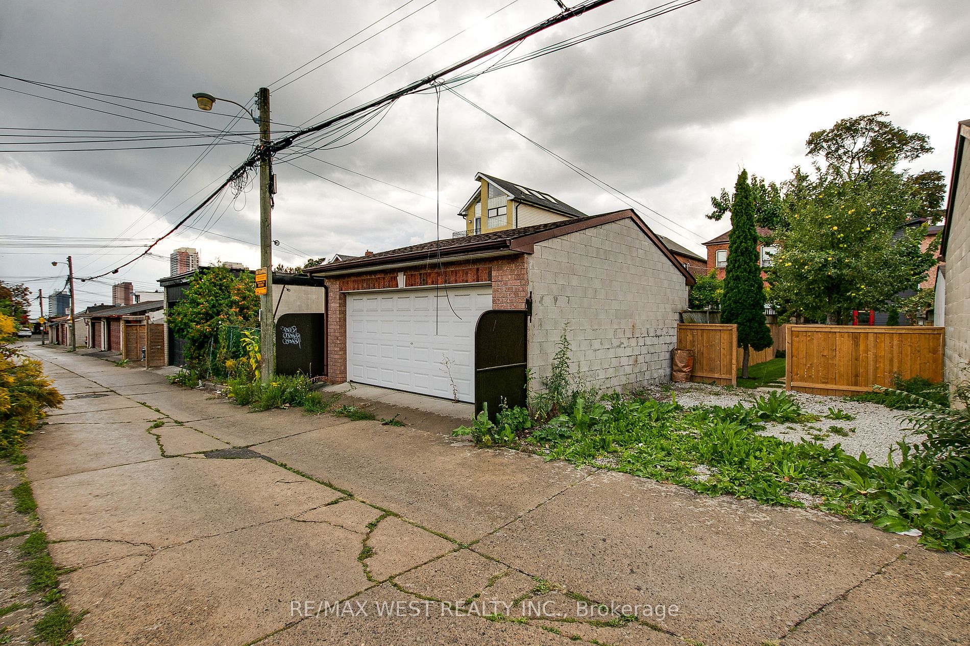 999 Saint Clarens Ave