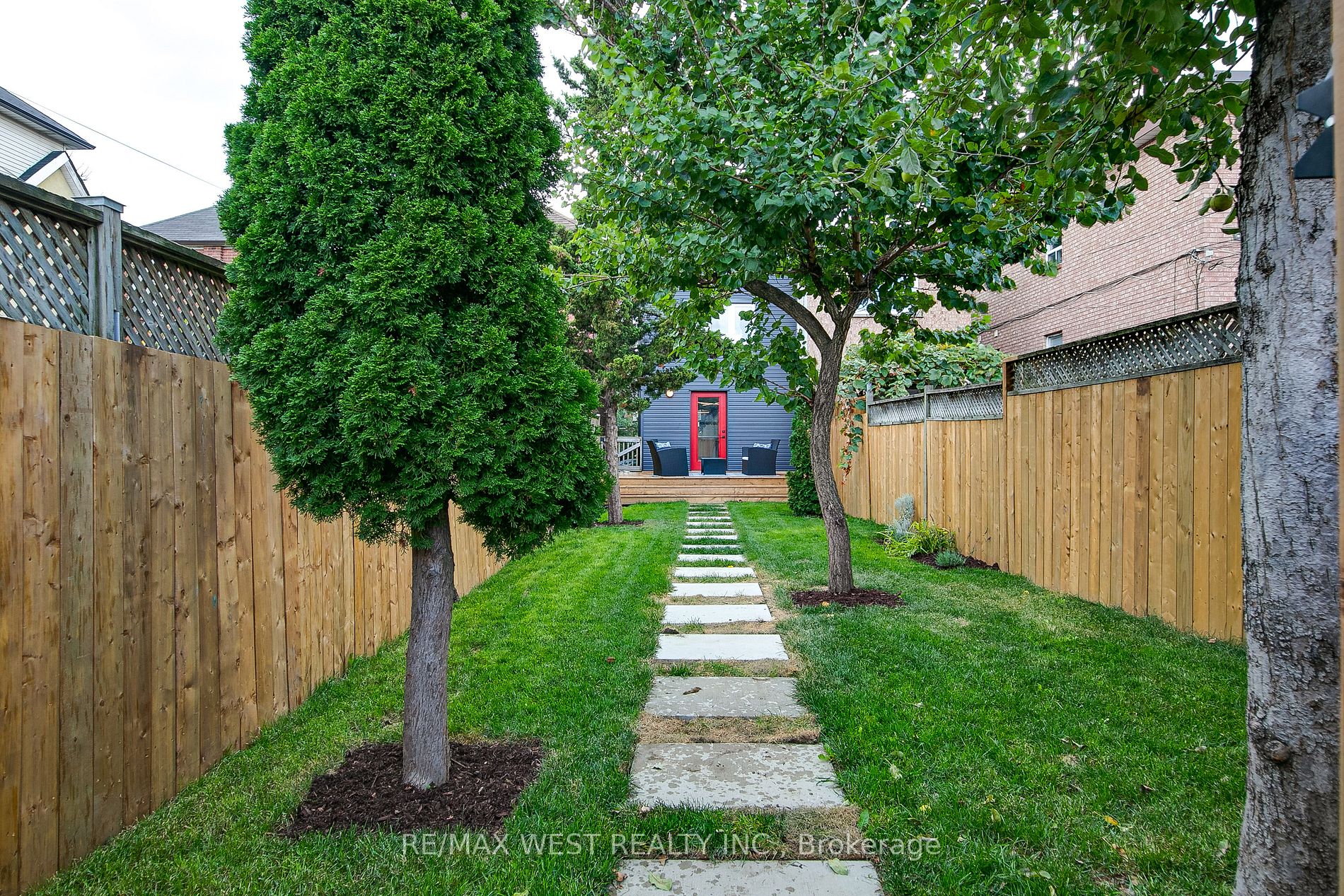 999 Saint Clarens Ave