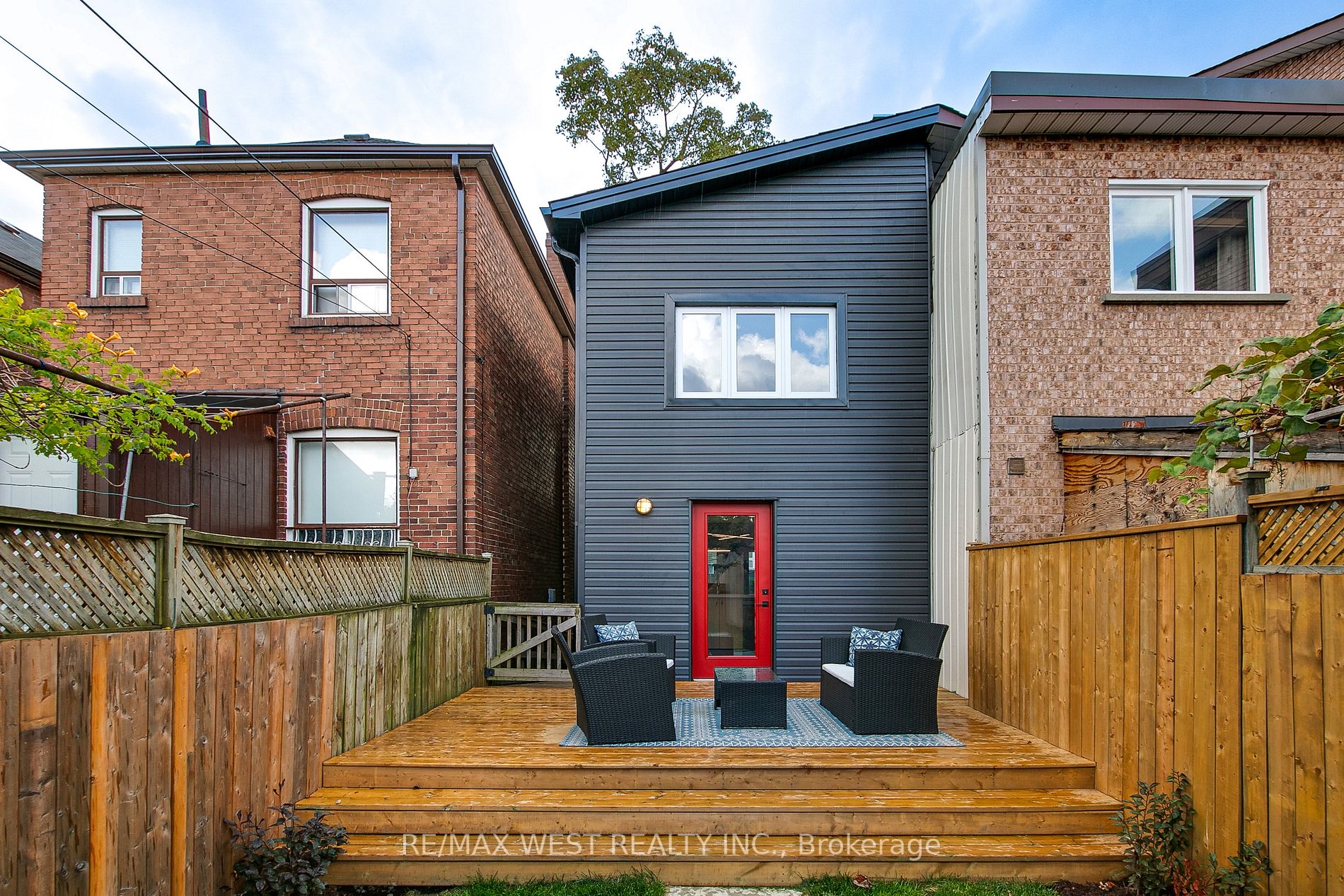 999 Saint Clarens Ave