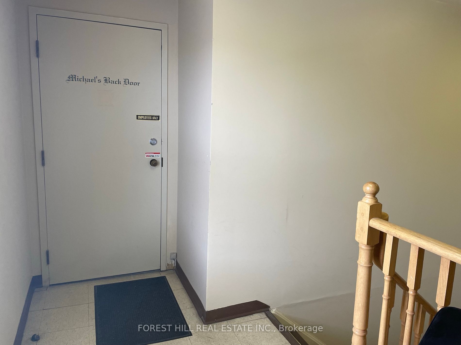 265 Queen St S, #4