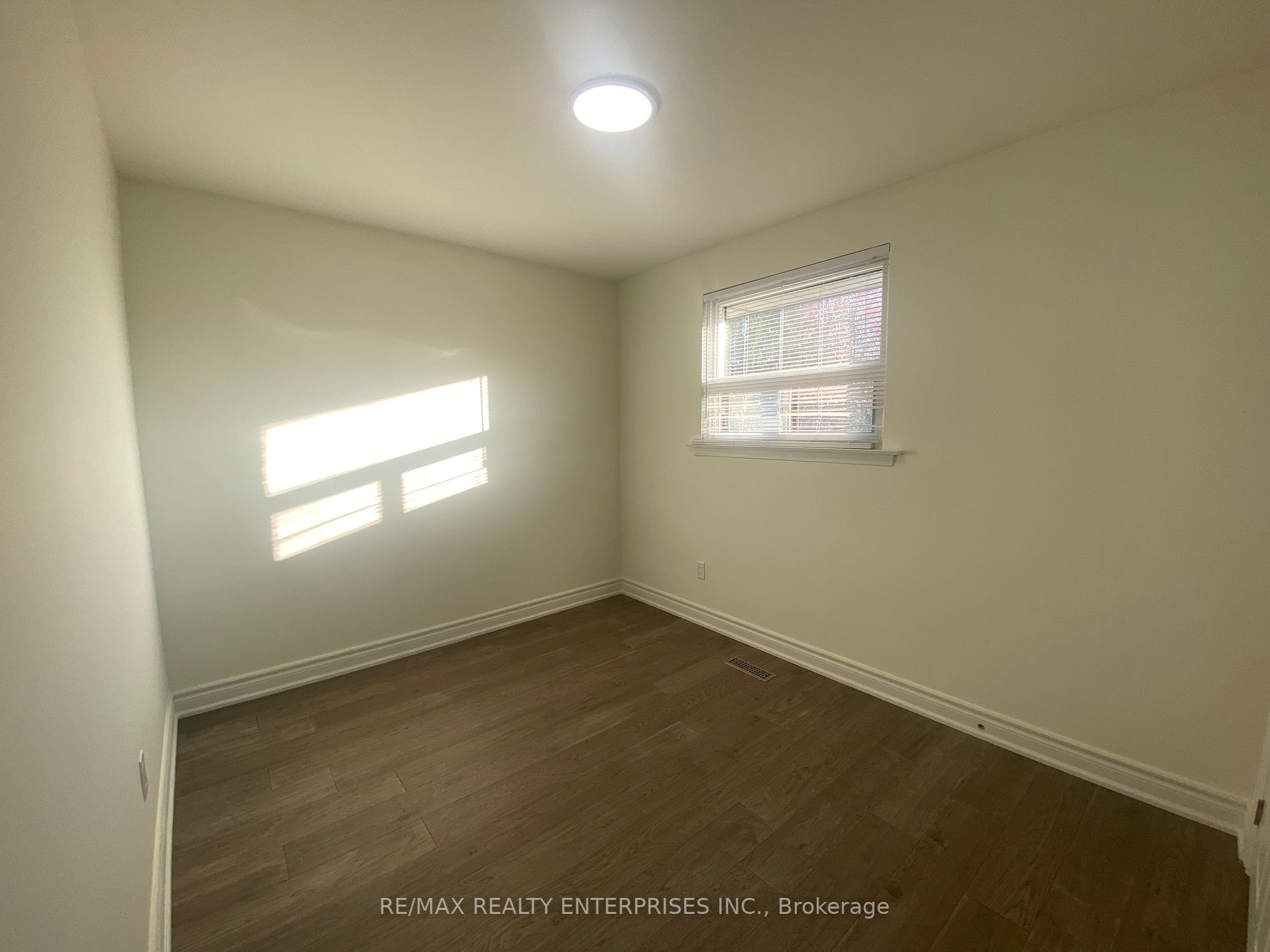 3370 Queen Frederica Drive, #UPPER