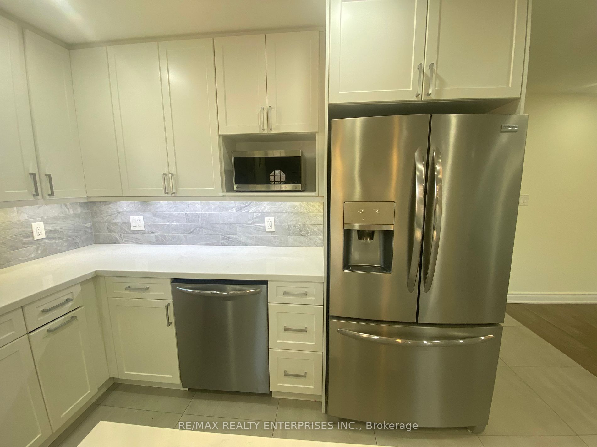 3370 Queen Frederica Drive, #UPPER