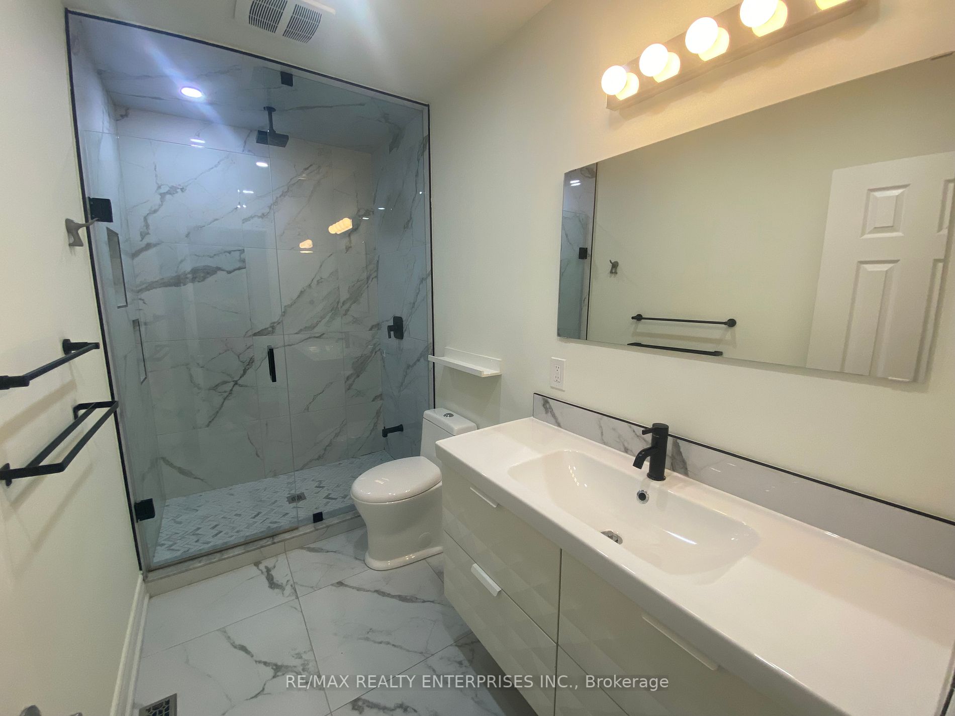 3370 Queen Frederica Drive, #UPPER