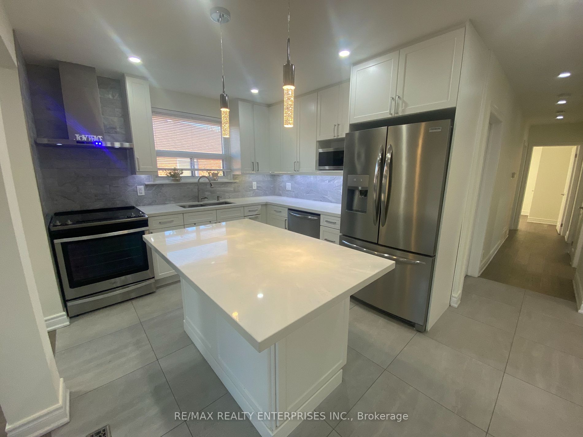 3370 Queen Frederica Drive, #UPPER