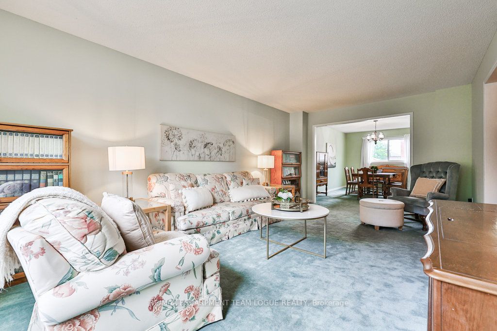 344 Evergreen Cres