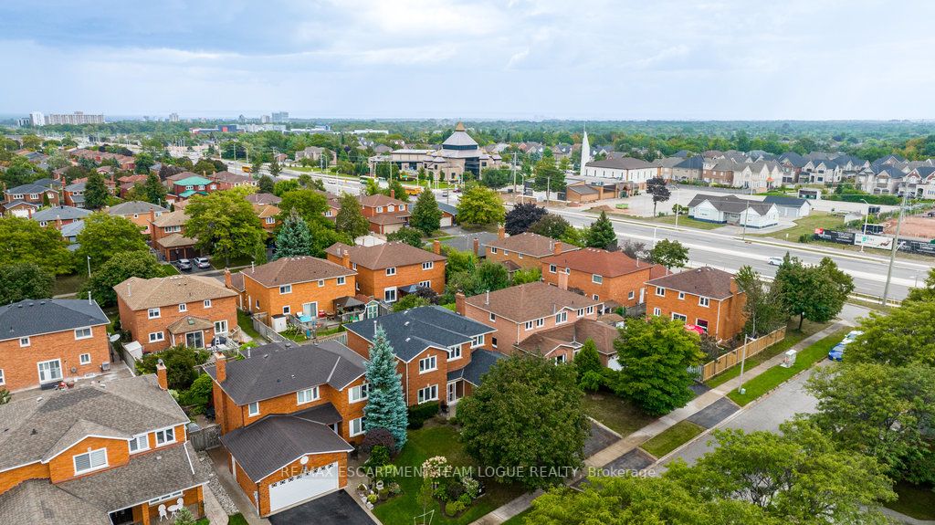 344 Evergreen Cres