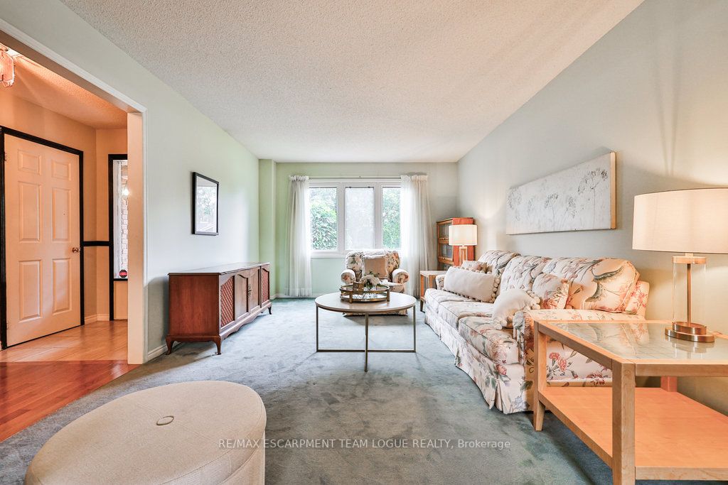 344 Evergreen Cres