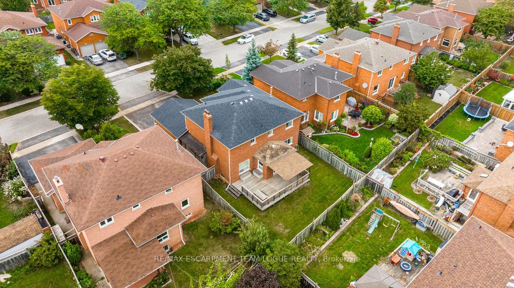 344 Evergreen Cres
