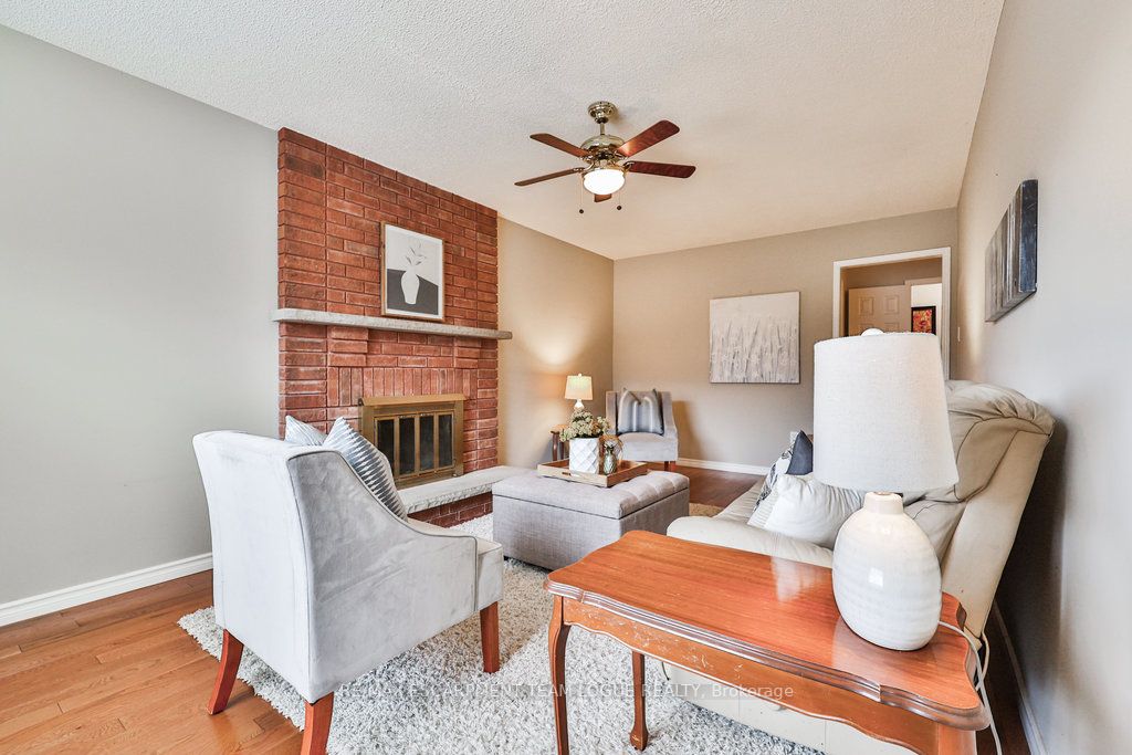 344 Evergreen Cres