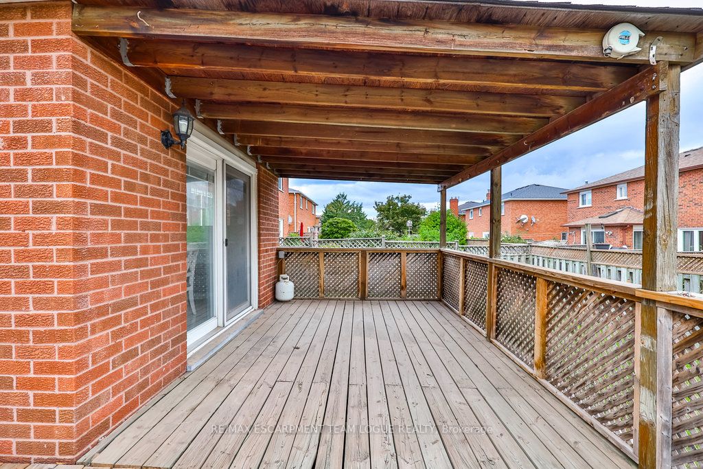 344 Evergreen Cres