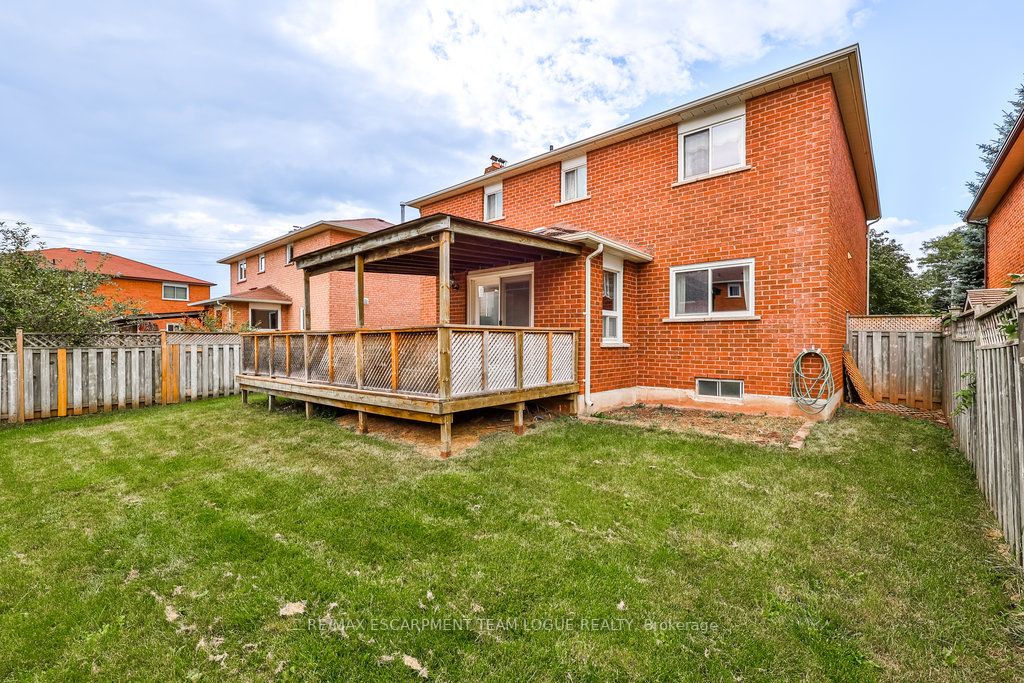 344 Evergreen Cres