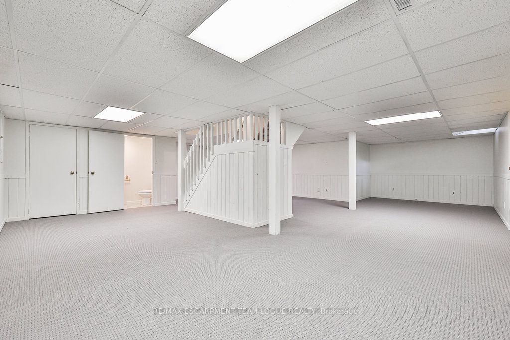 344 Evergreen Cres