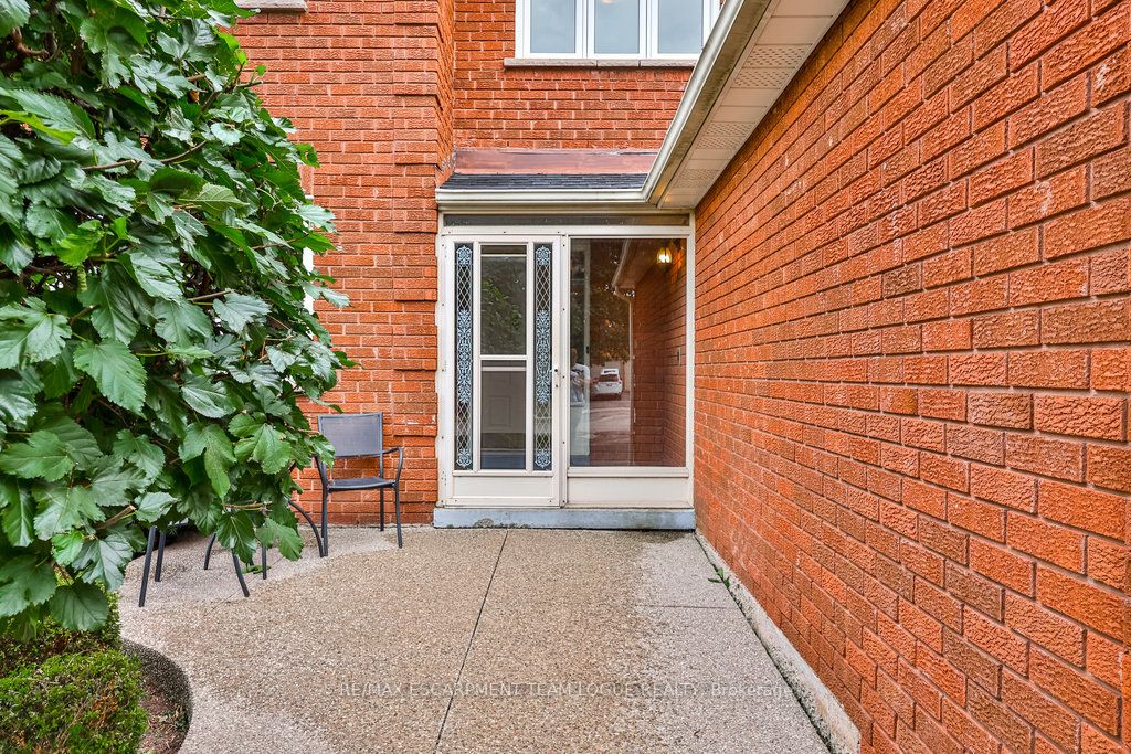 344 Evergreen Cres