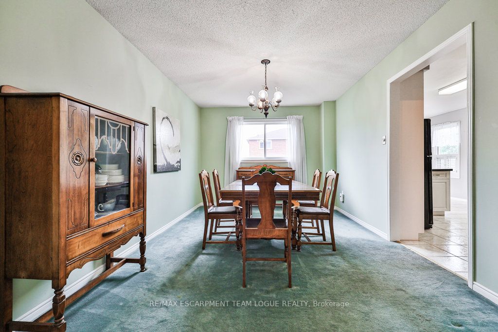 344 Evergreen Cres