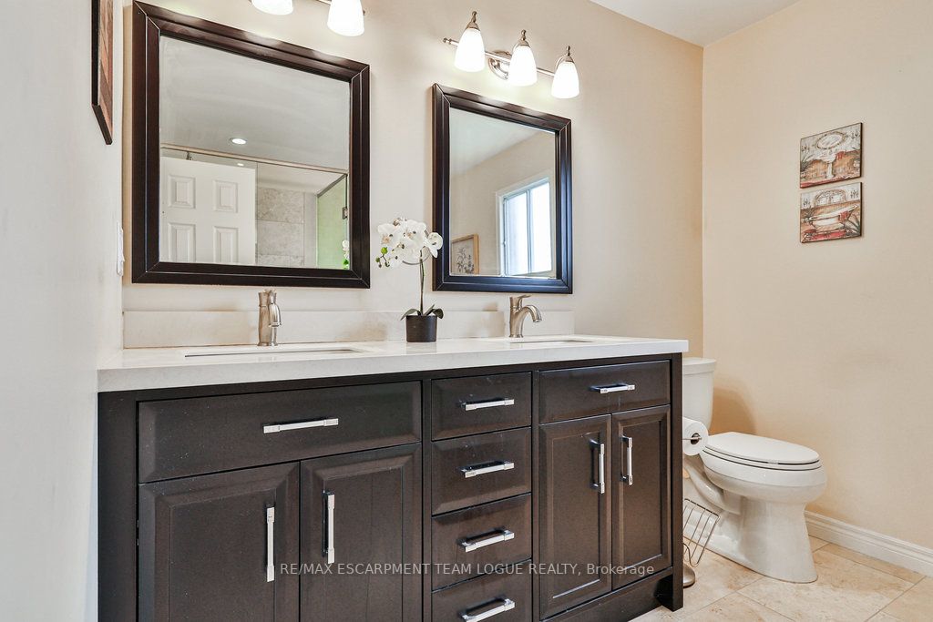 344 Evergreen Cres