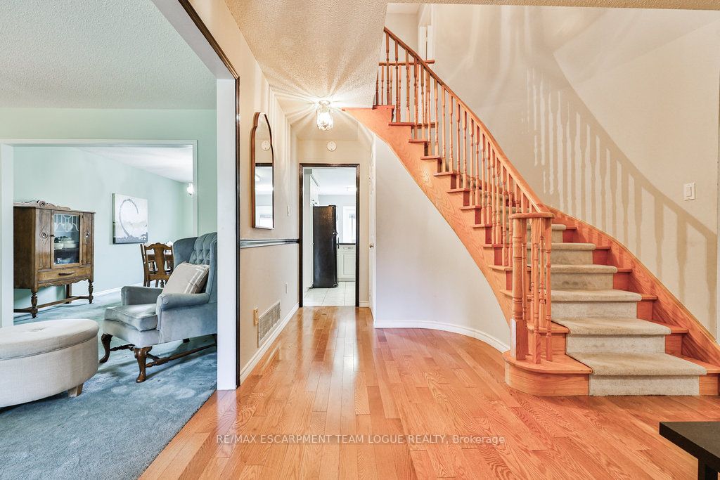 344 Evergreen Cres