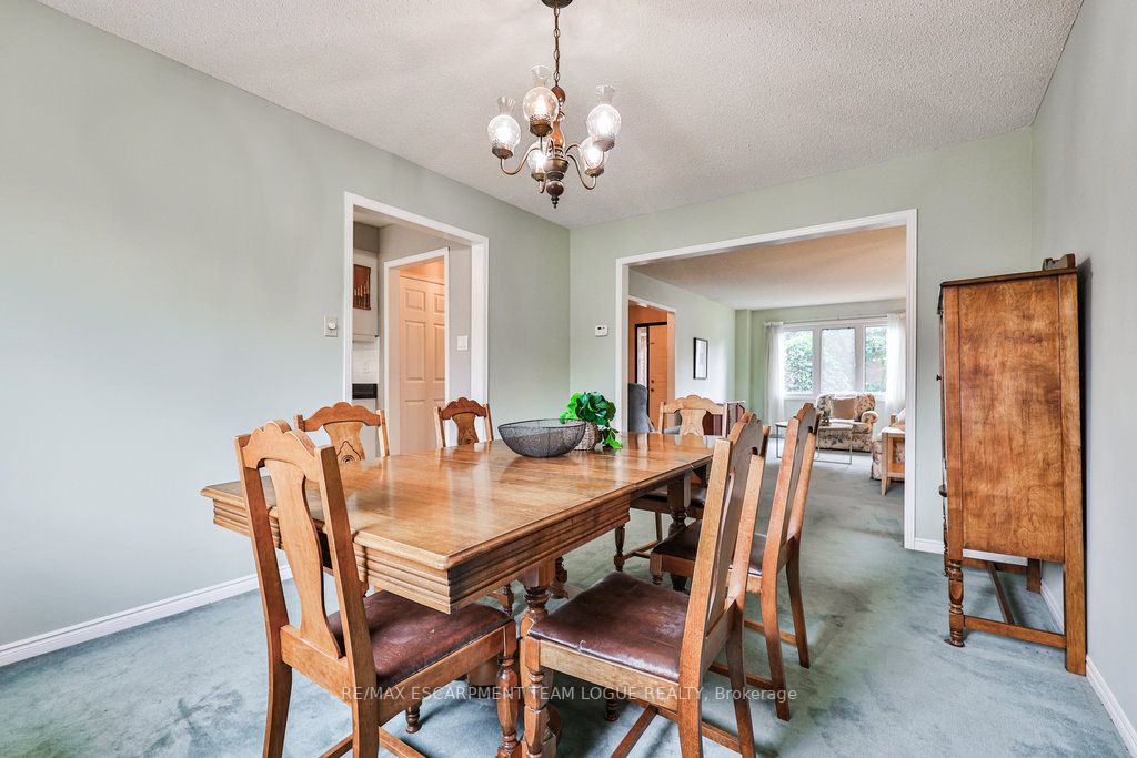 344 Evergreen Cres