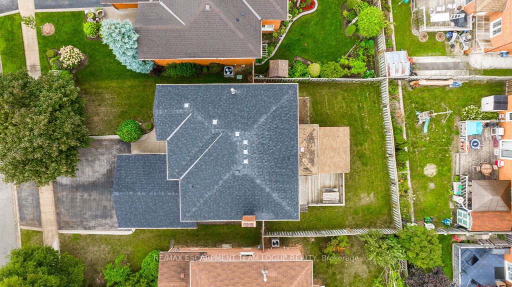 344 Evergreen Cres