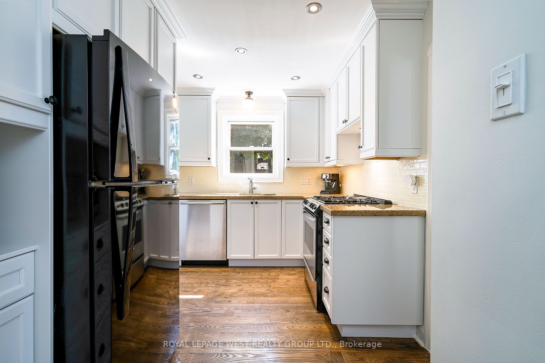 95 Ellins Ave S