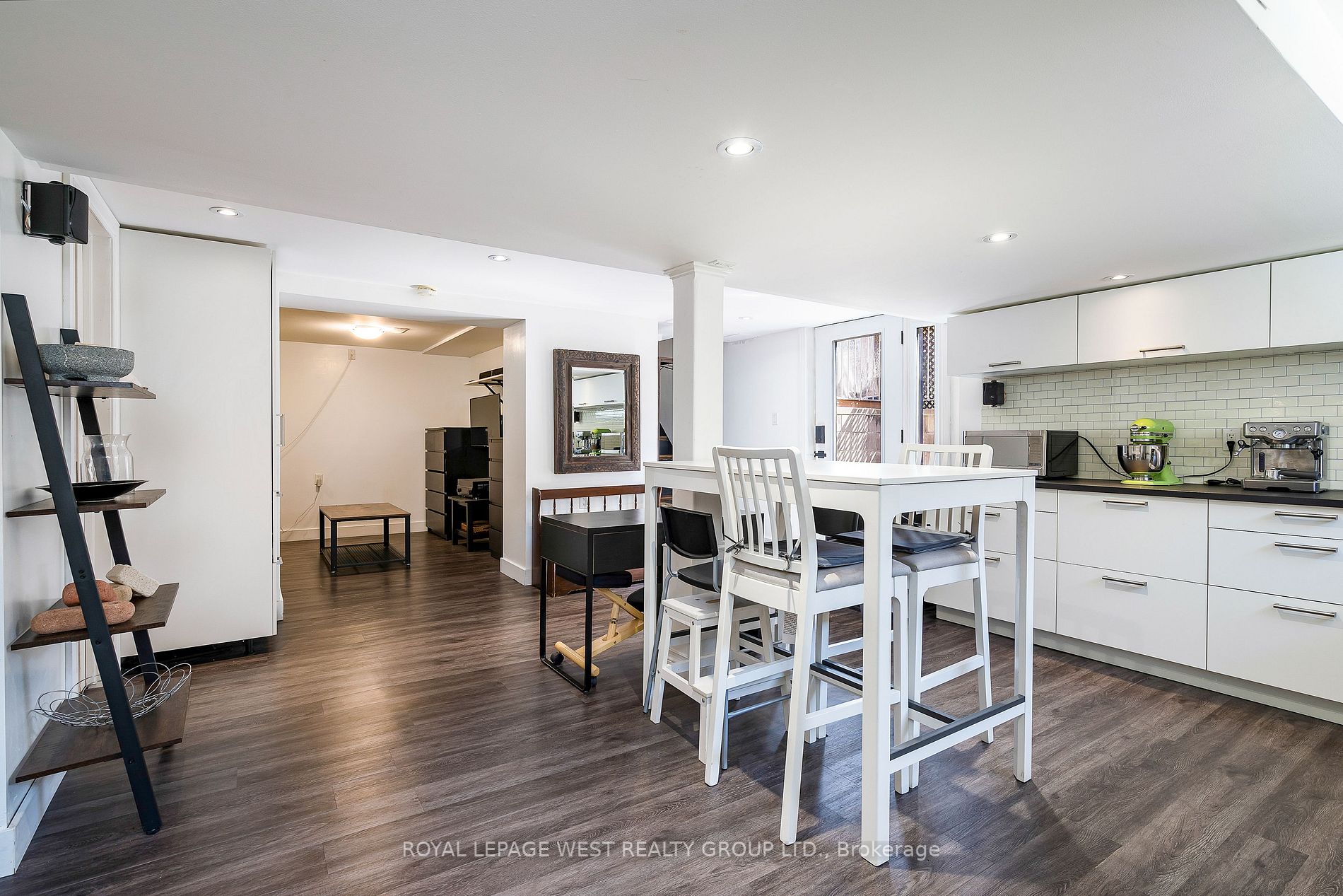 95 Ellins Ave S