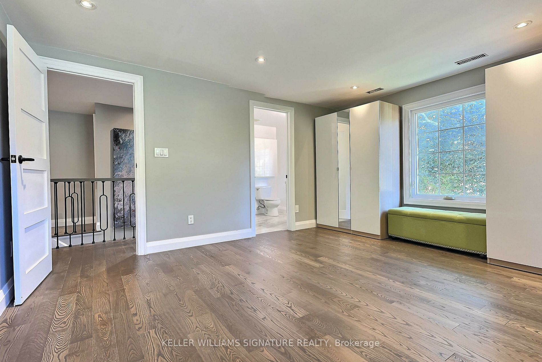 2130 Jenner Court