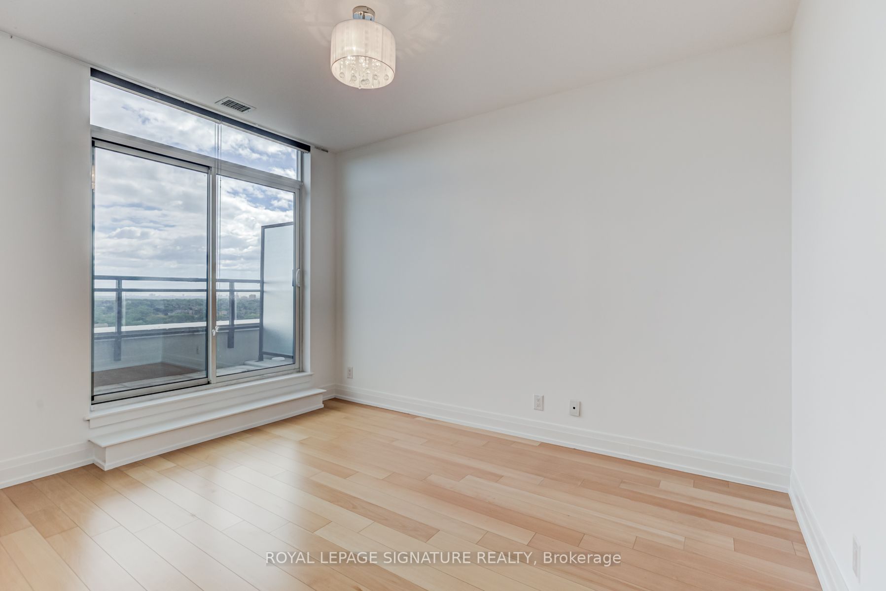 1 De Boers Drive, #PH8