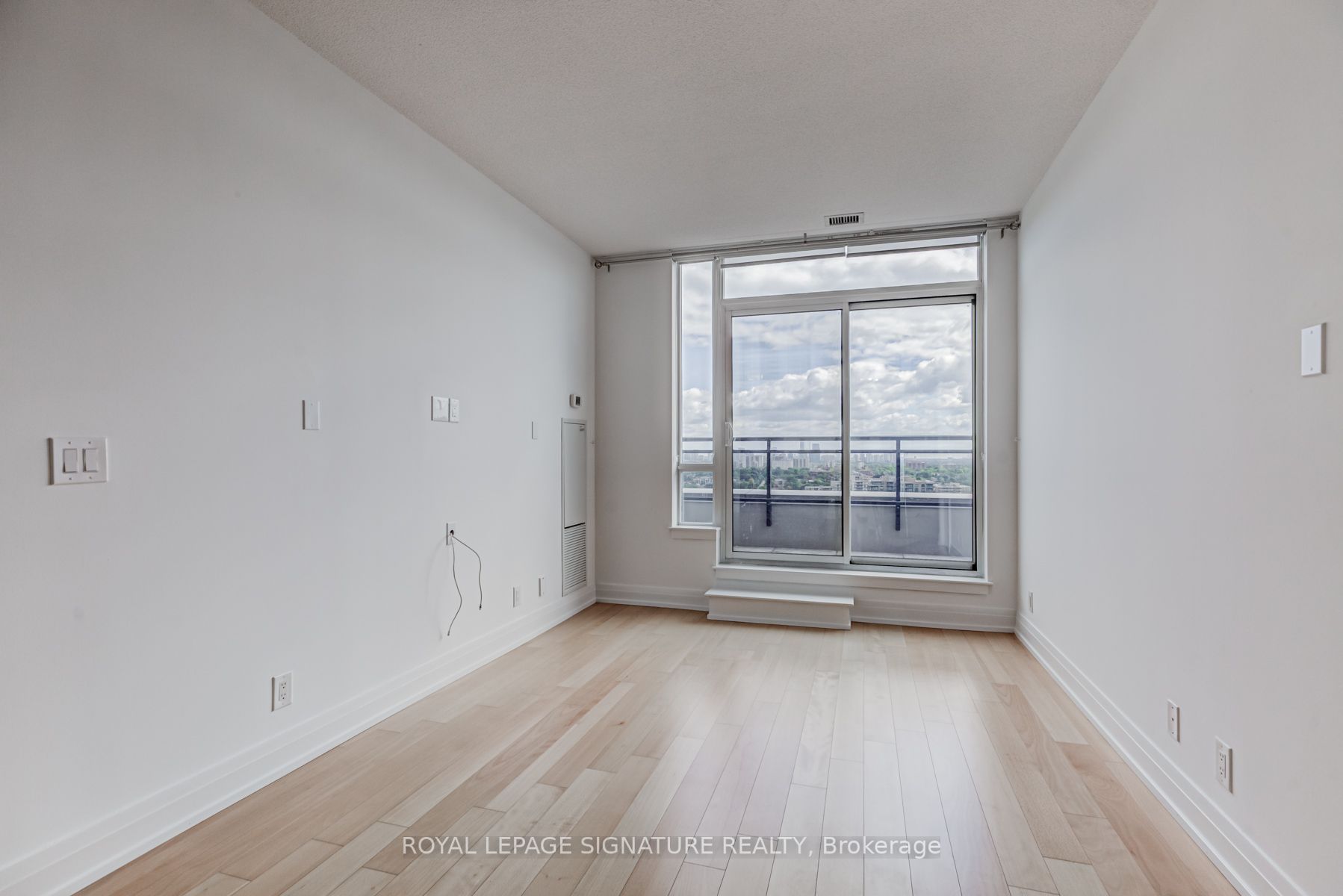 1 De Boers Drive, #PH8