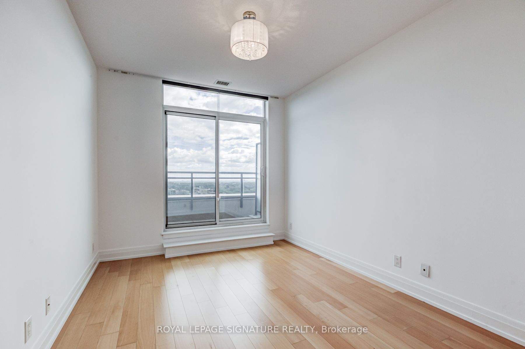 1 De Boers Drive, #PH8