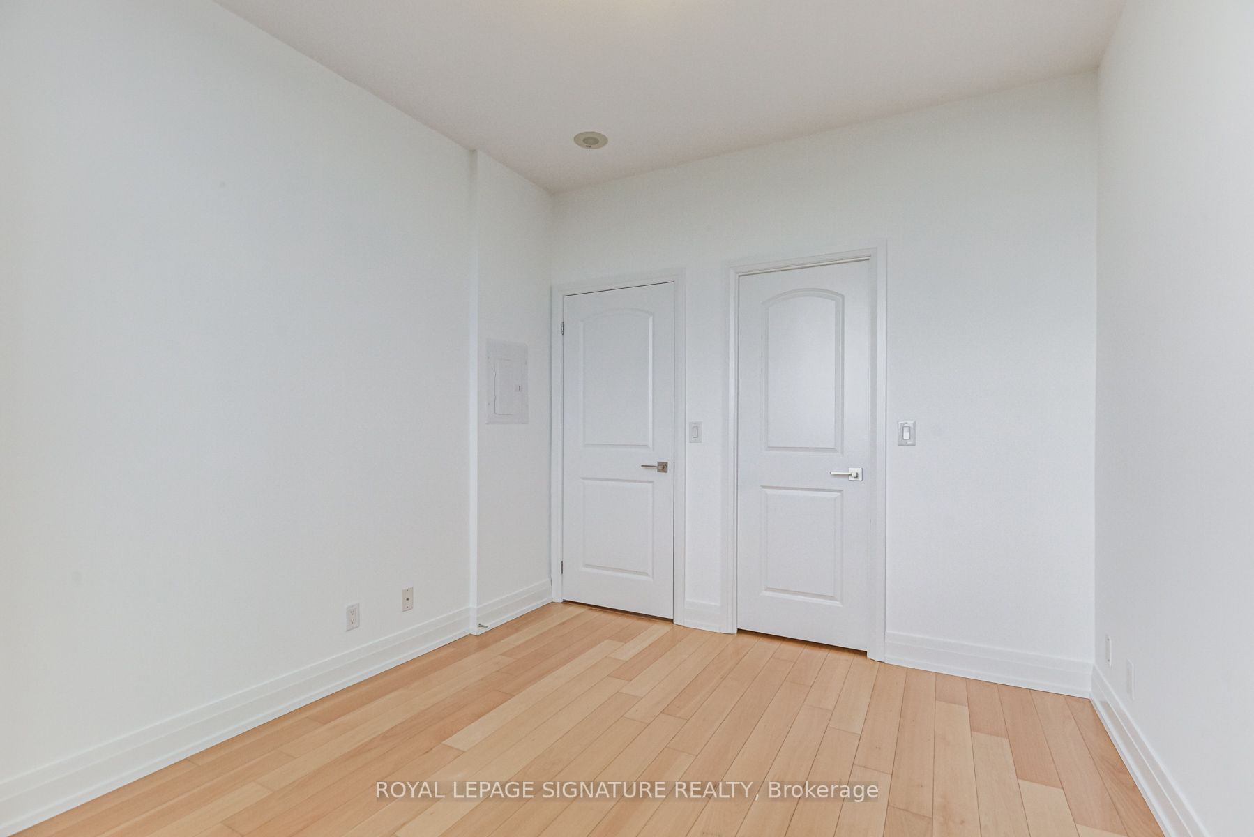 1 De Boers Drive, #PH8
