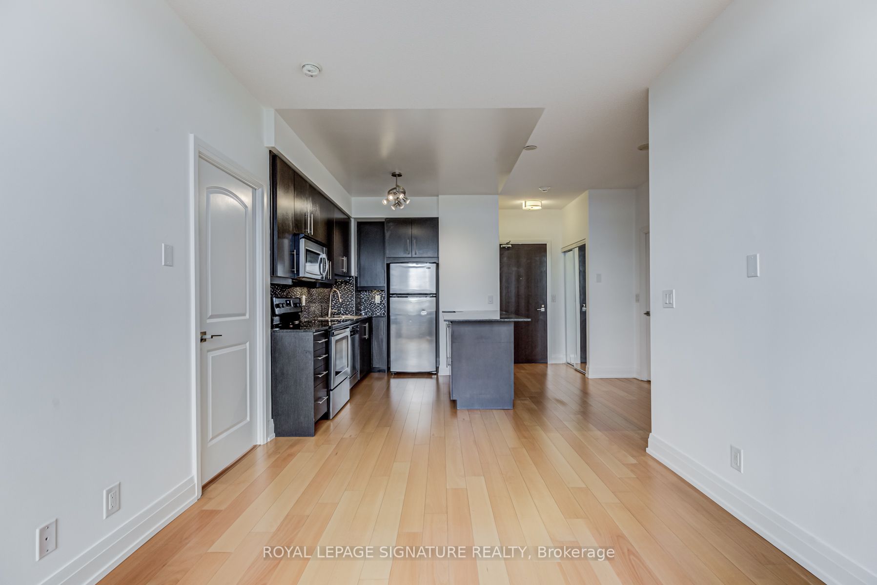 1 De Boers Drive, #PH8