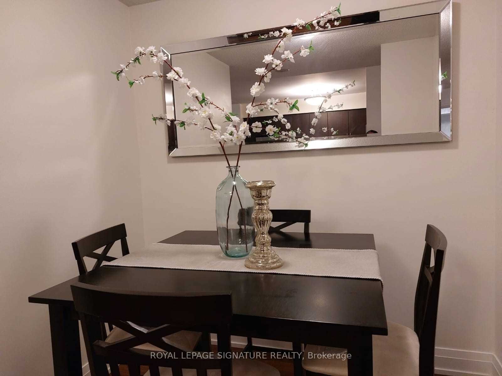 1 De Boers Dr, #701