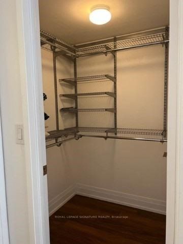 1 De Boers Dr, #701