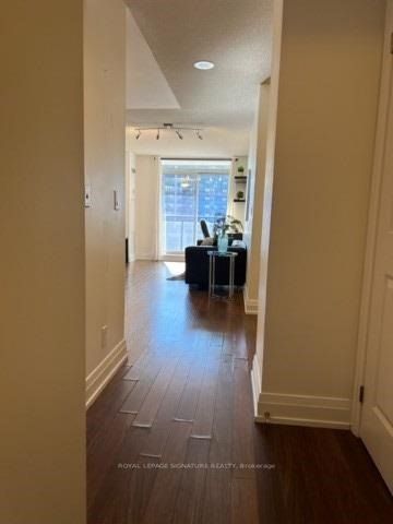 1 De Boers Dr, #701