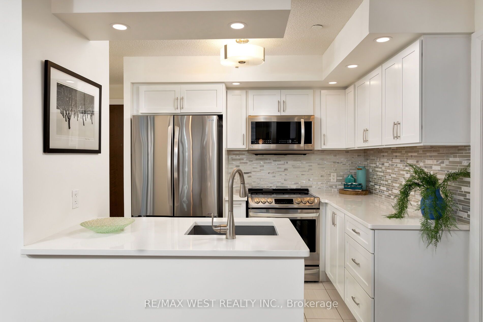 6 Eva Road, #2203