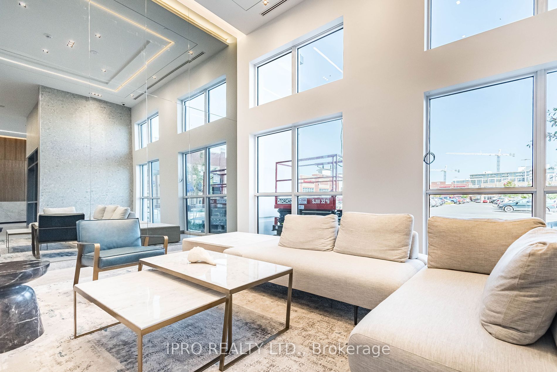 509 Dundas St, #209