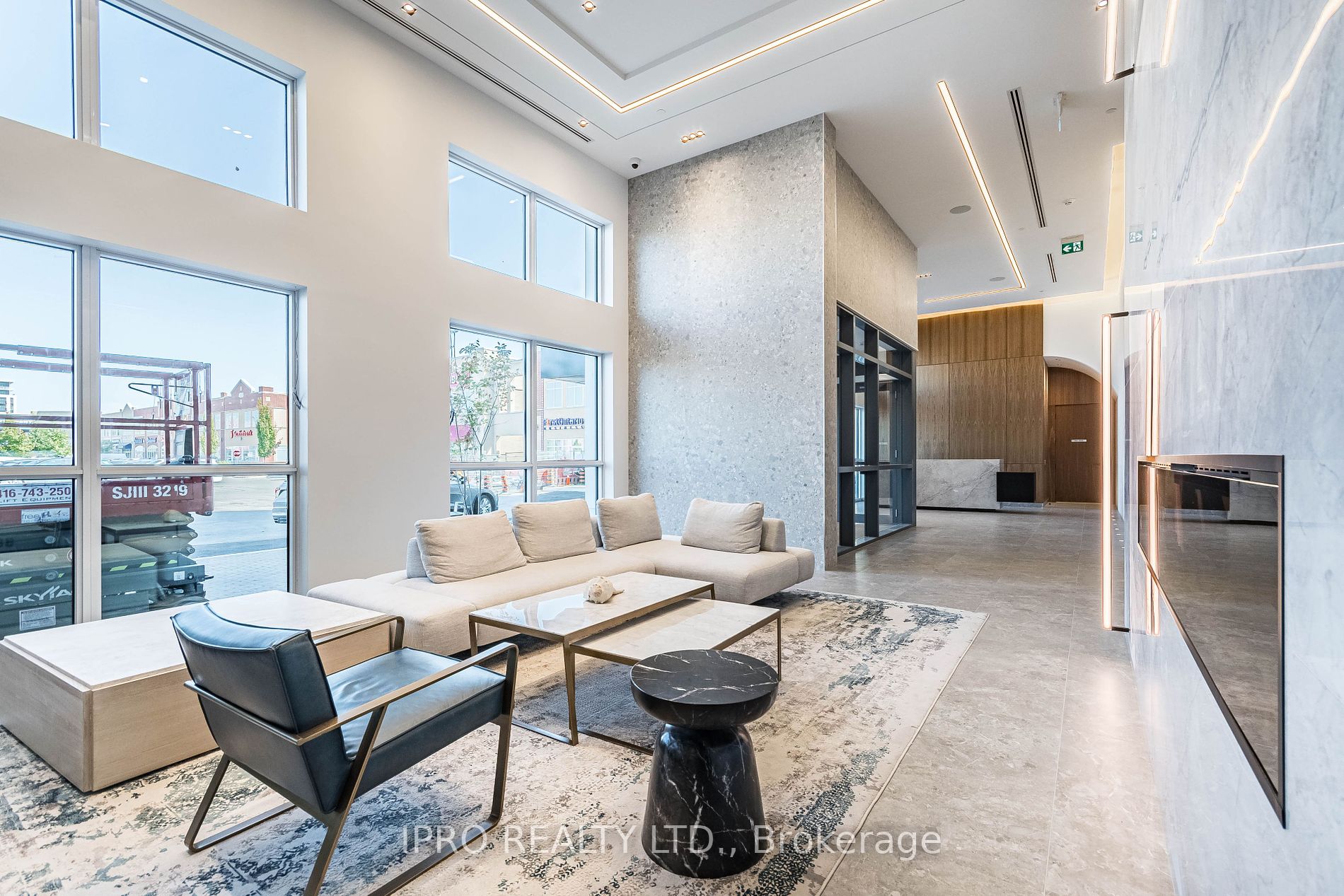 509 Dundas St, #209