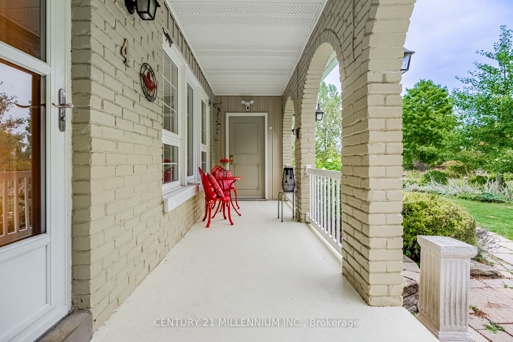4 Birchview Drive