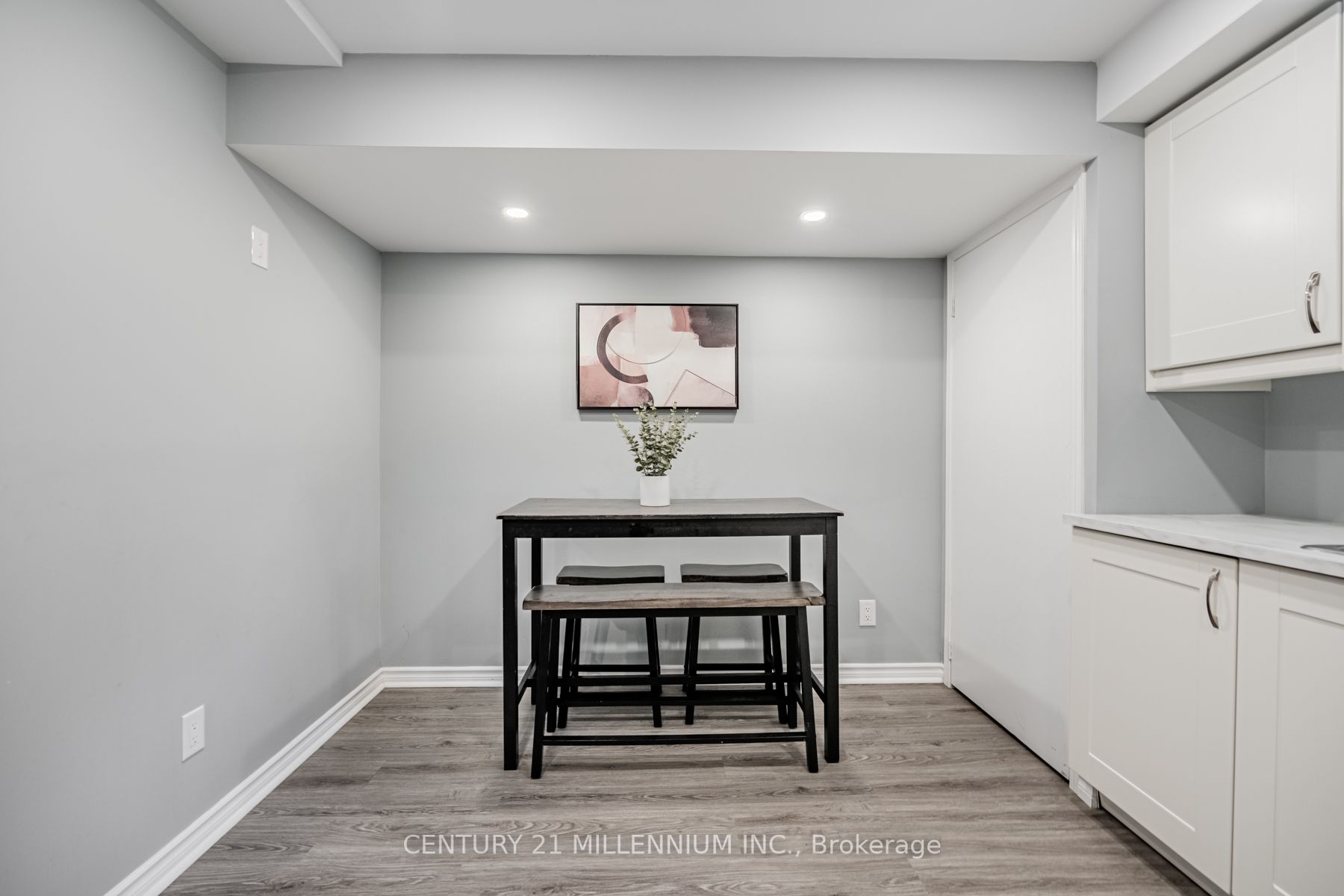 4 Birchview Drive