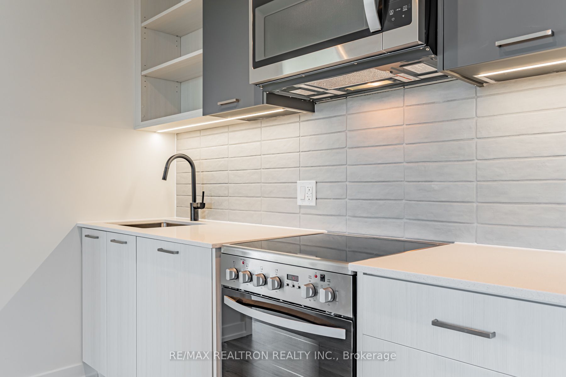 2300 St Clair Avenue W, #803