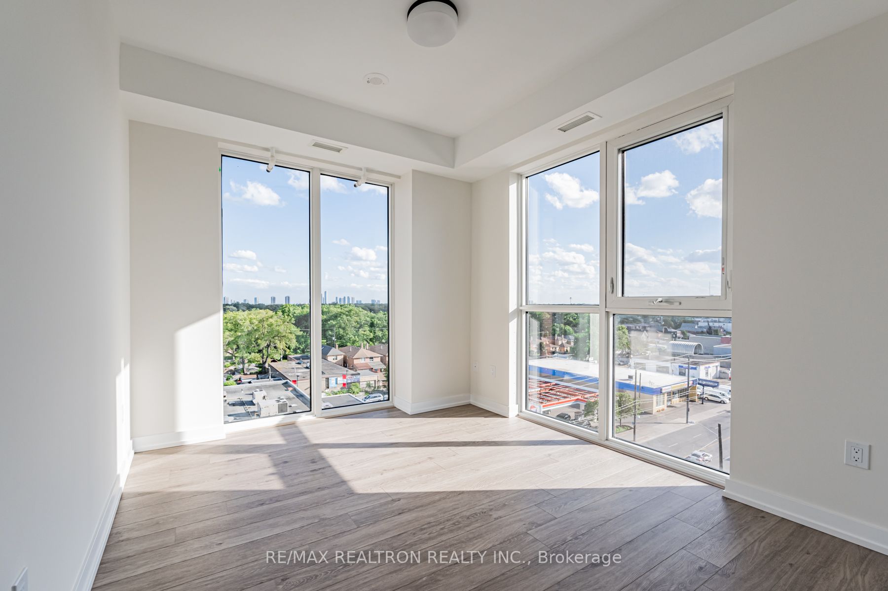 2300 St Clair Avenue W, #803