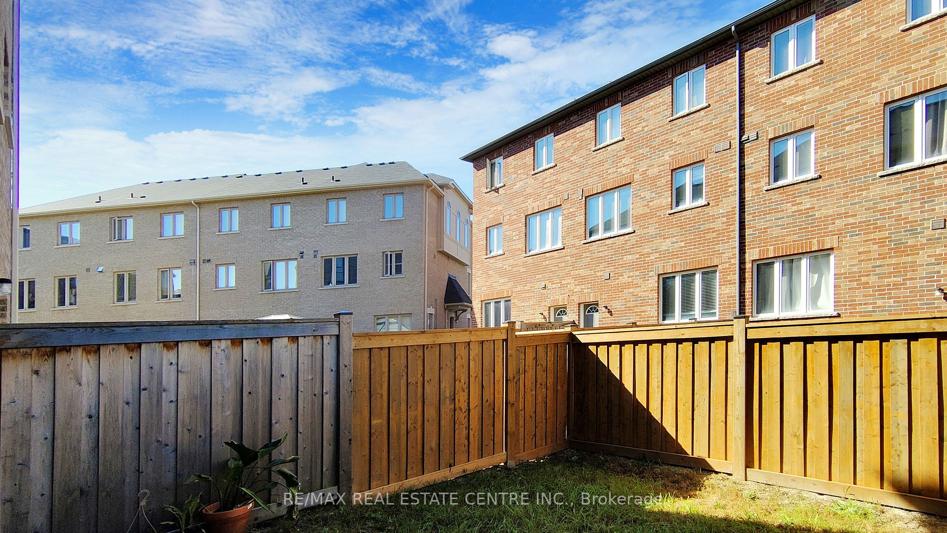 6 Sprucewood Road