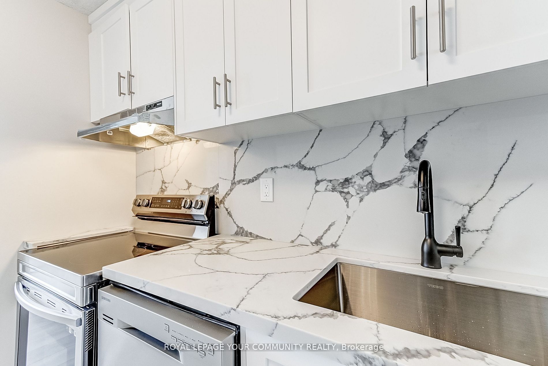 530 Lolita Gardens, #406
